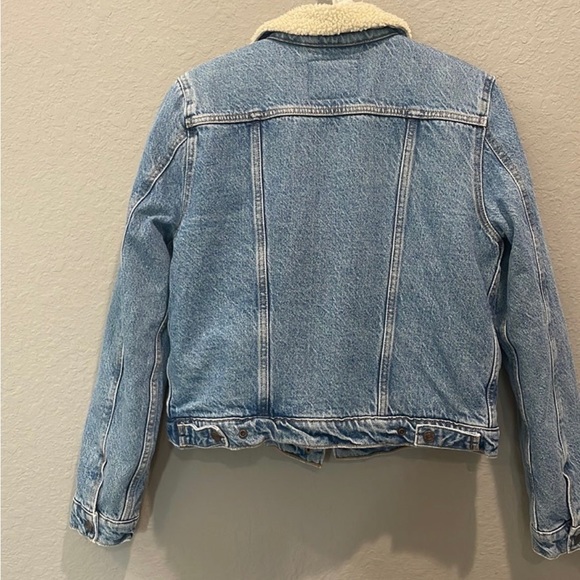 Levi’s Sherpa lined Jean jacket - Picture 2 of 4